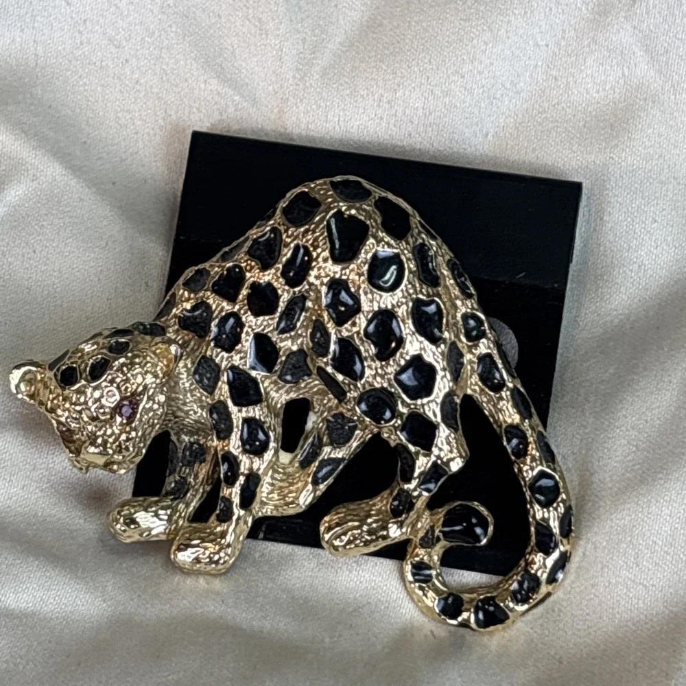 Vtg Park Lane Gold Tone & Enamel Cheetah Jaguar Leopard Pin Pendant ~ Book Piece